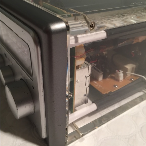 AMAZING AND RARE SANGEAN RADIO. CLEAR ACRYLIC. - Picture 5 of 8
